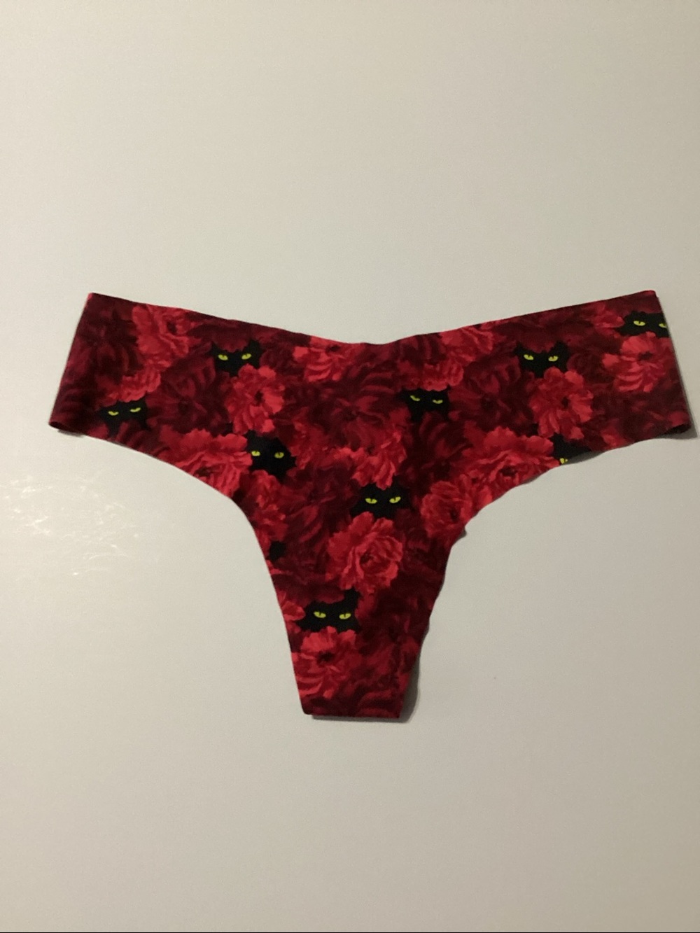 Victoria's Secret Red Floral & Black Cat-Print Seamless No Show Thong Panty Med